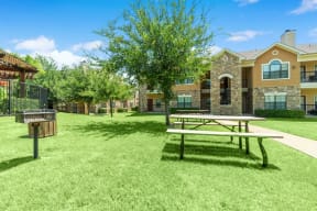 MansionsofMansfield_Picnic