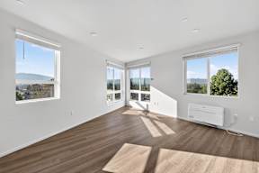 Dry Creek Crossing 3 Bedroom—Living Room