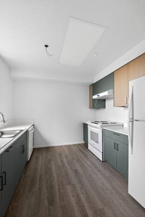 Dry Creek Crossing 3 Bedroom—Community Room Kitchen