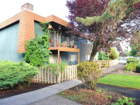 Menlo Manor exterior
