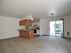 Emerald Pointe living area