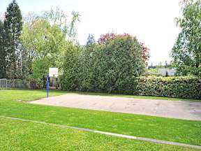 Stone Creek  basketball court