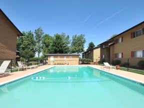 Hood Village Apartments pool