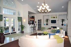 living room with a white couch at Palmera, Columbia