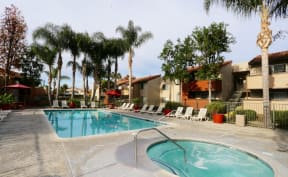 Sparkling pool and spa at The Oaks Apartments, California, 91786