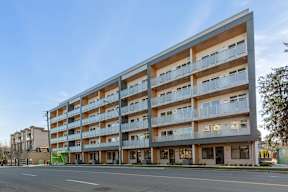 Image of building exterior at Hillcrest Ave located in Abbotsford, BC