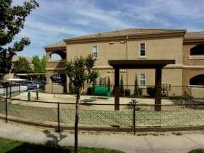 Pet Park l Vineyard Gate Apartments in Roseville CA