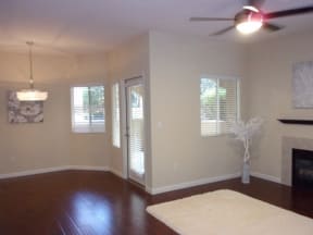  Living room l Vineyard Gate Apartments in Roseville CA