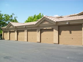 Garages l Vineyard Gate Apartments in Roseville CA