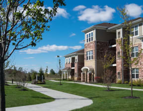 Professional Landscaping and Gorgeous Grounds at Algonquin Square Apartment Homes, Algonquin, IL, 60102