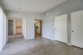 Harbor Cliff Apartments Empty Apartment Living Room