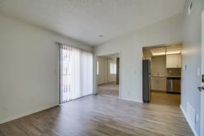 Harbor Cliff Apartments Empty Apartment Living Room