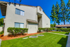 Harbor Cliff Apartments Exterior Building Side View