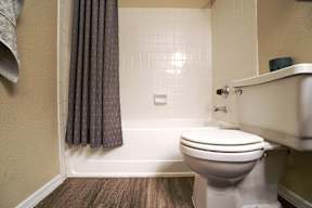 luxury apartments near walnut creek bathroom