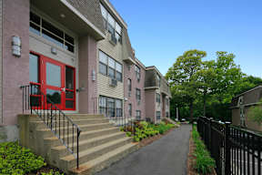 Entrance to Oxford Apartments Stoughton
