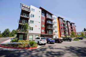 Apartment Exterior at Avaya Ridge Apartments, Renton, WA, 98055