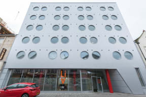 the building in which the hotel is located