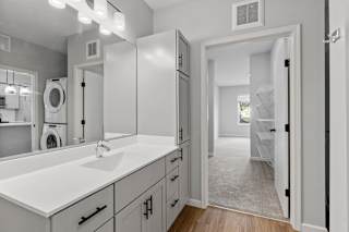 Bathroom with Modern Finishes