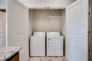 Closet With Washer & Dryer