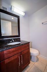 2112 New Hampshire Ave Apts Studio bath