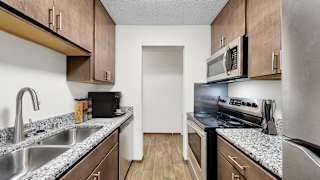 Gourmet Kitchens With Islands at Burnsville Parkway Apartments, Burnsville, 55337