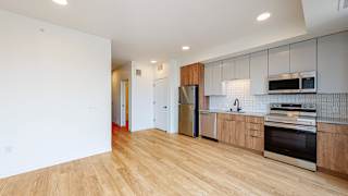Fully Equipped Eat-In Kitchen at The Mason, Minnesota, 55114
