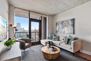 Floor Plan Tier 03 - 666 SF