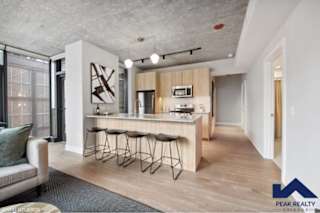 Floor Plan Tier 13 - 827 SF