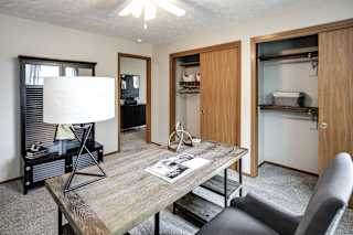 Desk Chairs And Storage at The Pointe, LaVista, 68128