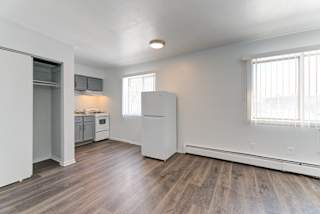 Wood Floor Dining Room at Johnson Legacy Apartments, Milwaukee, WI