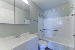 Large Soaking Tub In Bathroom at Johnson Legacy Apartments, Milwaukee, Wisconsin
