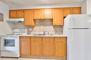 Spacious Kitchen at Kingsbrook Arms, Englewood, Co