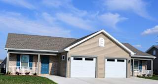 Exterior building view at Hawthorne Properties, Lafayette, IN 47905