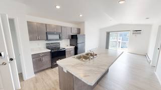 2 BED / 2 BATH / CORNER - UPPER.20- KITCHEN