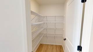 2 BED / 2 BATH / CORNER - UPPER.20- PANTRY