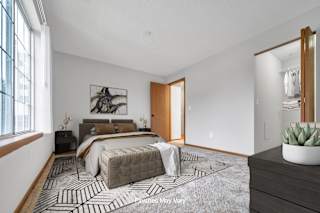 Baneberry Bedroom at Timberlane Apartments, Illinois