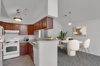 Begonia Kitchen and Dining  at LakePointe Apartments, Batavia, OH