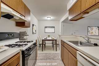 Bluebell Kitchen and Dining at Windemere Apartments, Farmington Hills