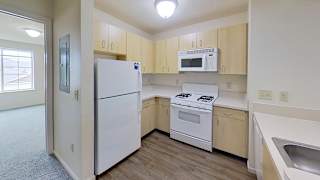 Well Equipped Kitchen at Colonial Pointe at Fairview Apartments, Bellevue, NE 68123