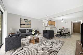 Foxglove Living and Dining at Timberlane Apartments, Peoria, IL
