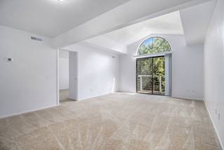 High ceilings and extra windows at Hurwich Farms Apartments, Indiana