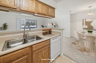 Matthew Kitchen at Prairie Lakes Apartments, Peoria, IL, 61615