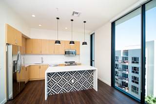 Well Equipped Kitchen at Rendezvous Urban Flats, Tucson