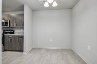 1 Bedroom Dining