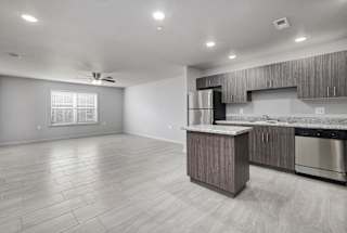 3 Bedroom Kitchen w/ Island