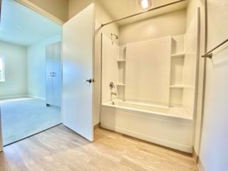 3 bed 2 bath bathroom shower/tub combo