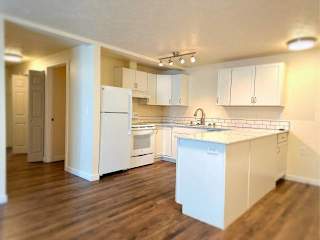 Floor Plan 3 Bedrooms, 2 Bathrooms