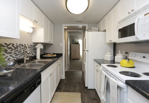 Kitchen at Bonterra Lakeside Apartments, Colorado Springs, CO