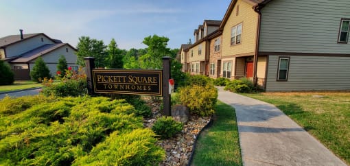 pickett_square_sign