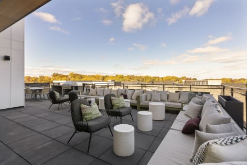 rooftop lounge at apartments near south st paul